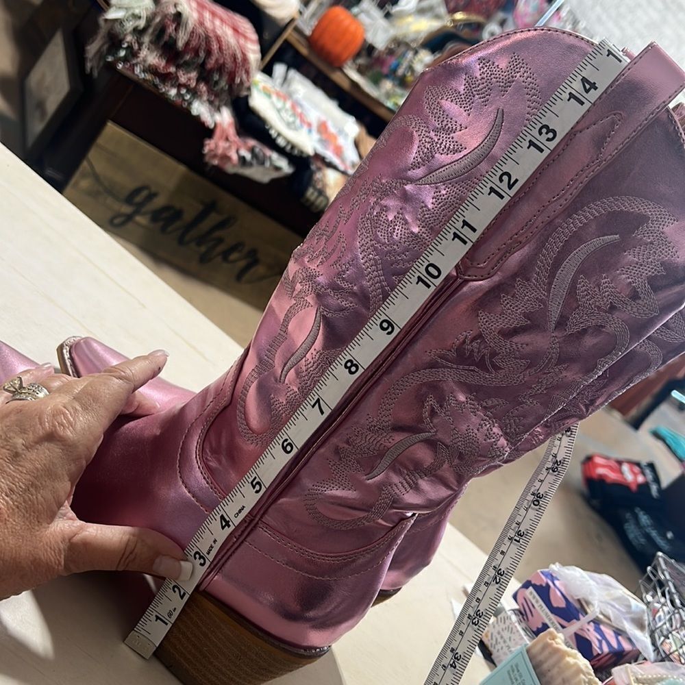 Pink with stitching, cowboy boots - Picture 4 of 5